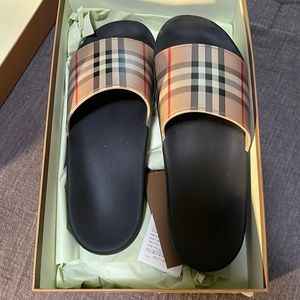 Mens Burberry Slides EU 44 US 11